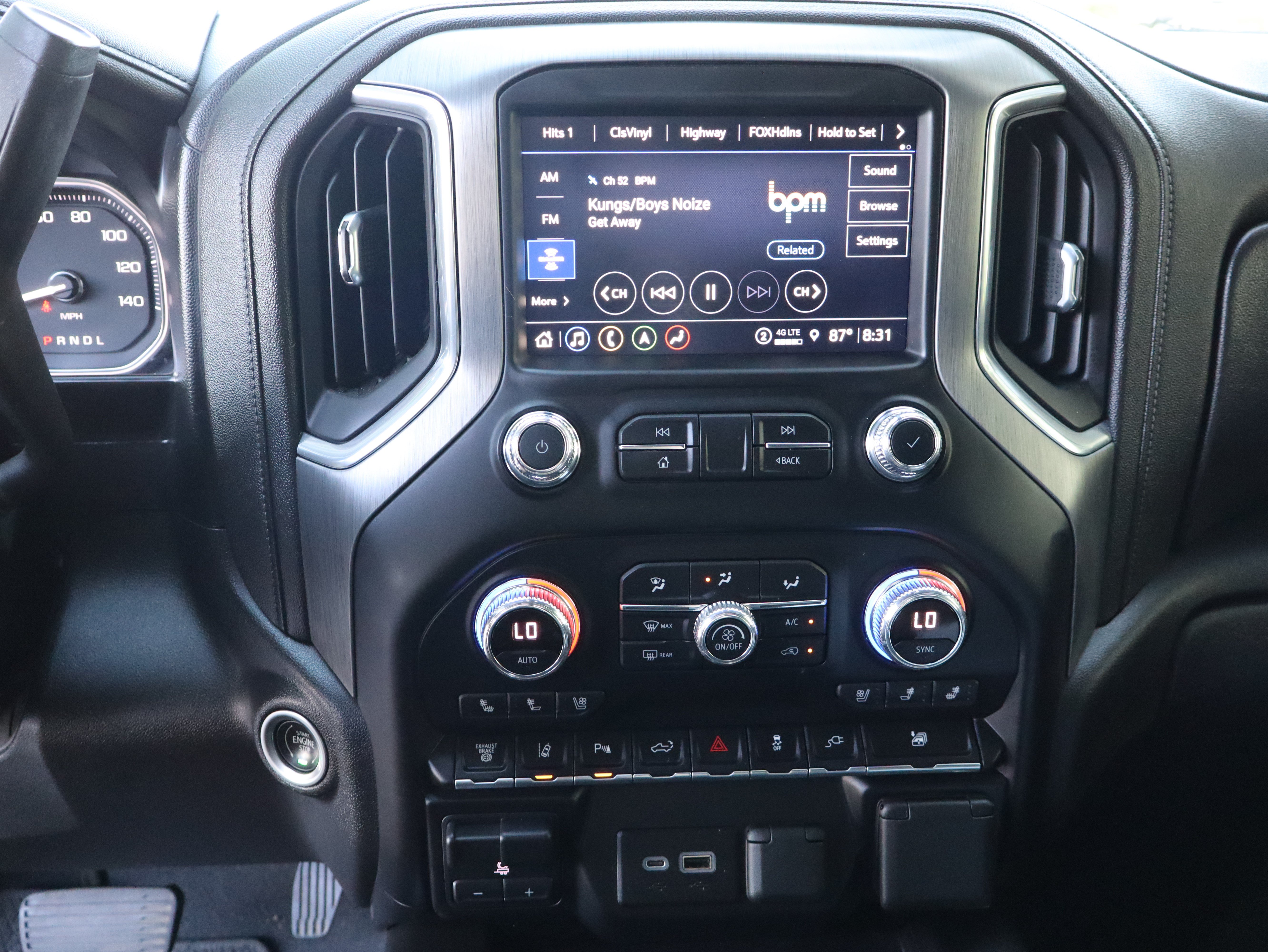 Used 2021 GMC Sierra 3500 Denali w/ Denali Ultimate Package AWD/4WD image 38