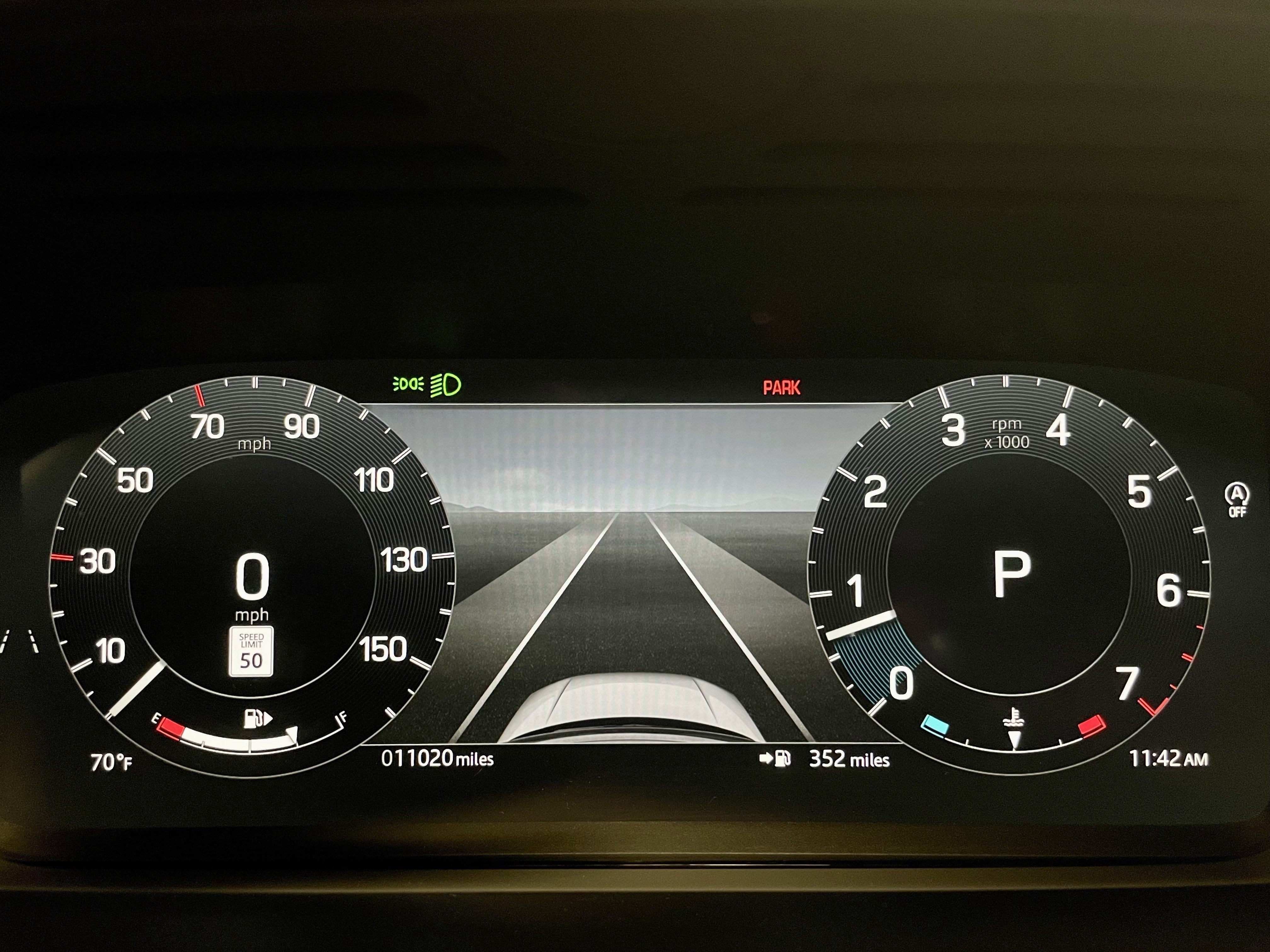 Certified 2025 Land Rover Discovery Dynamic SE AWD/4WD image 24