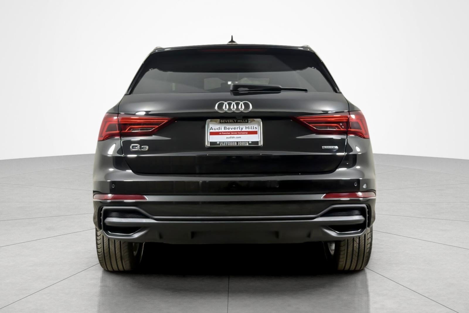 Used 2023 Audi Q3 2.0T Premium Plus w/ Premium Plus Package AWD/4WD image 4