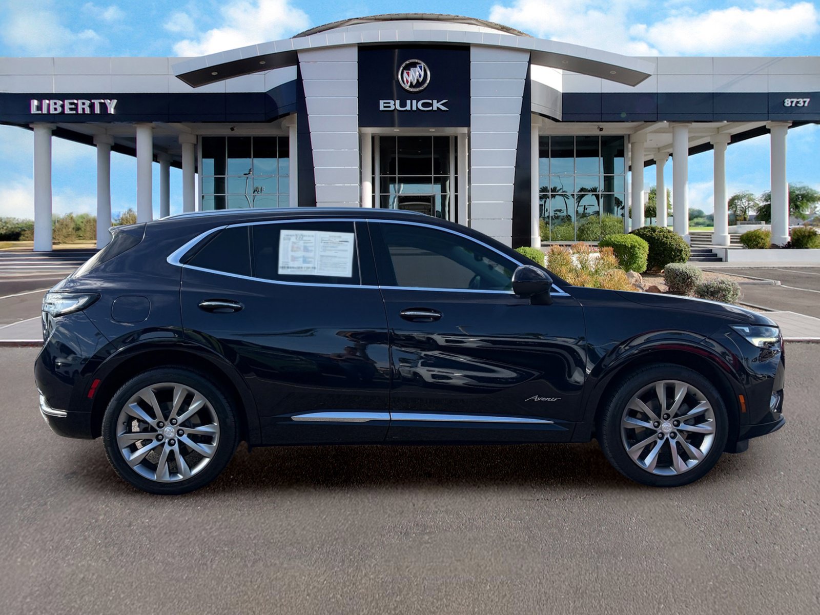 Used 2021 Buick Envision Avenir w/ Technology Package II FWD image 2