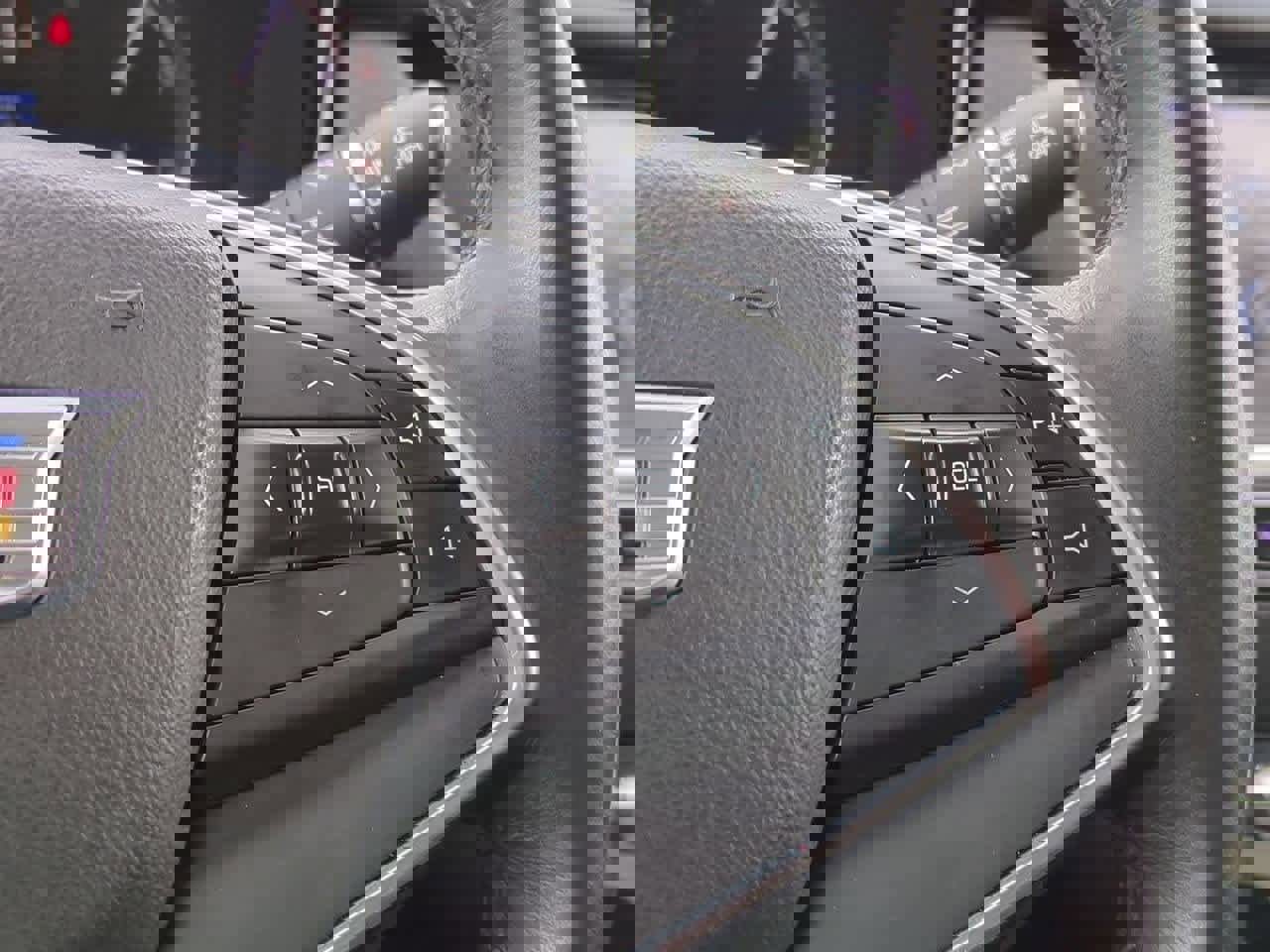 Used 2018 Cadillac XT5 Luxury w/ Driver Awareness Package image 26