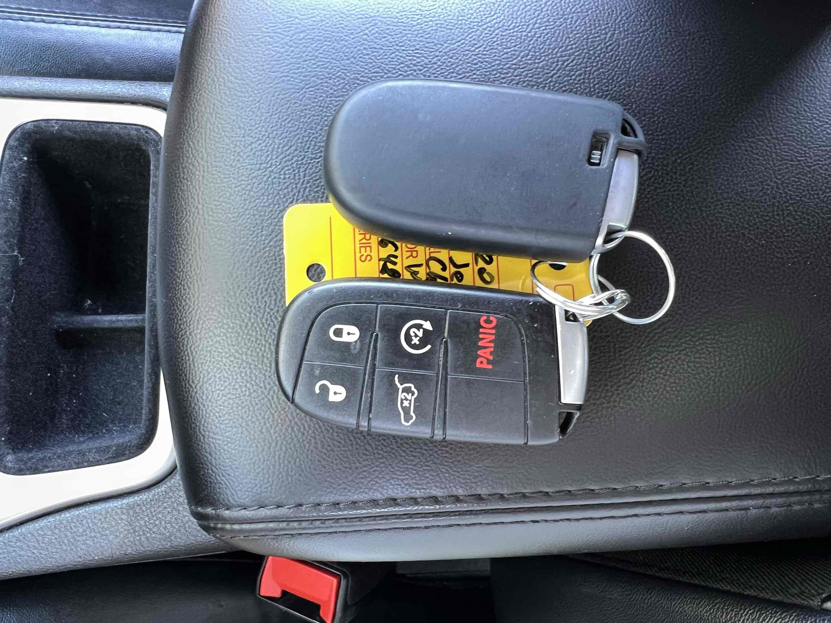 Used 2021 Jeep Grand Cherokee Laredo X image 9