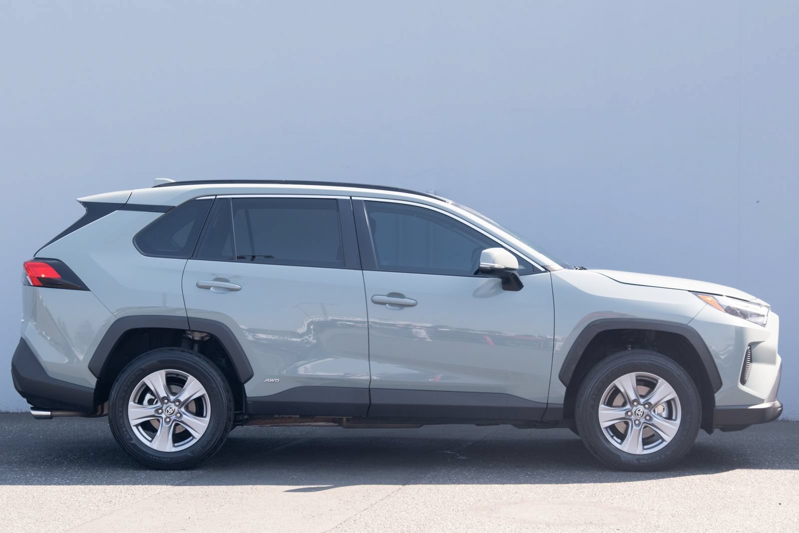 Used 2023 Toyota RAV4 XLE w/ Convenience Package AWD/4WD image 29