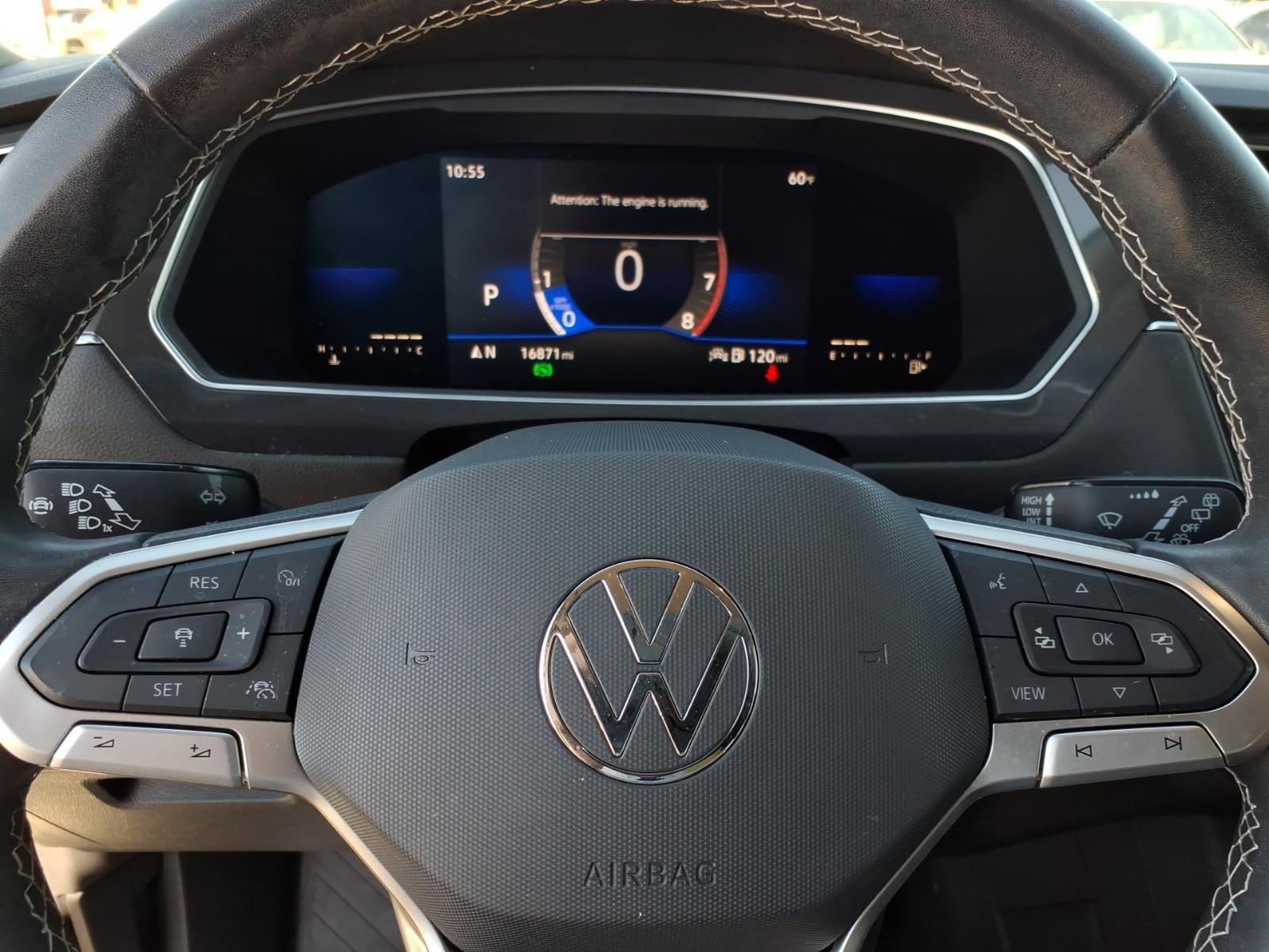 Certified 2022 Volkswagen Tiguan SE image 23