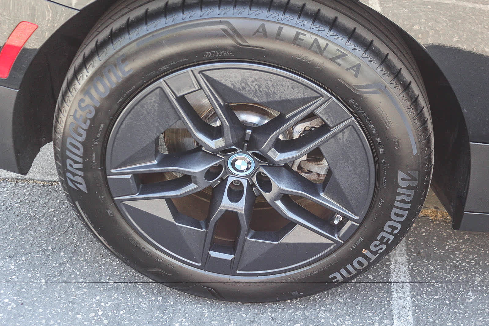 Used 2024 BMW iX xDrive50 w/ Convenience Package AWD/4WD image 8