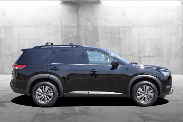 Certified 2025 Nissan Pathfinder SV w/ SV Premium Package FWD image 5