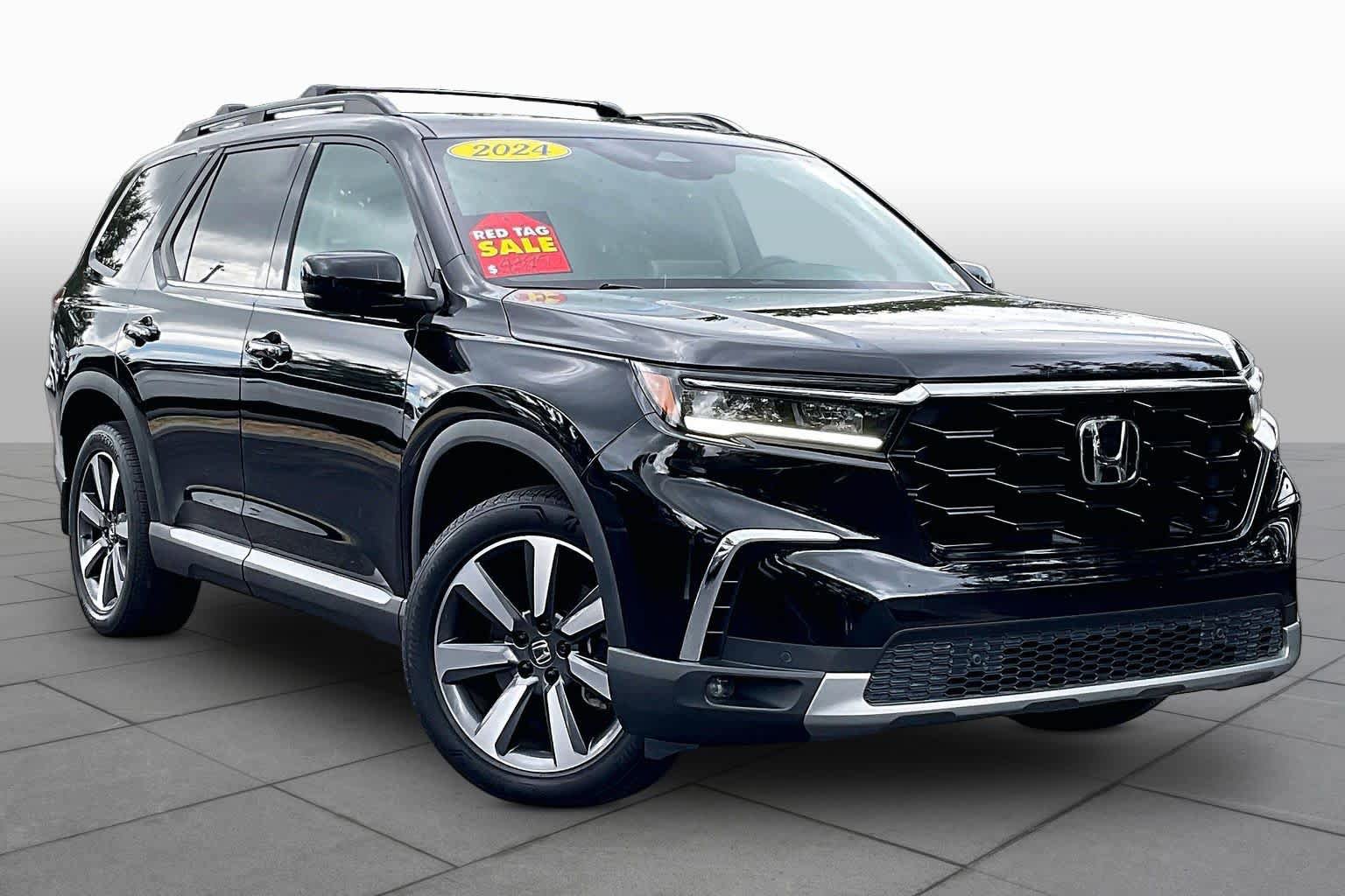 Used 2024 Honda Pilot Touring image 3