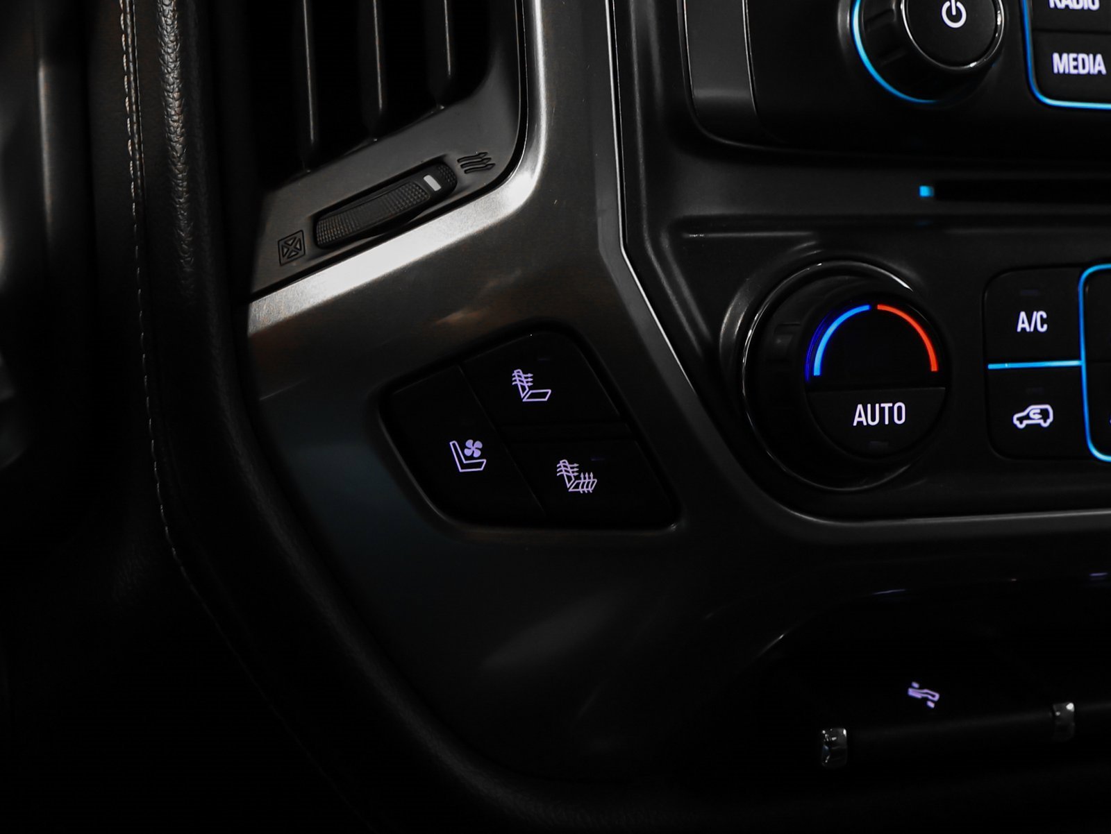 Used 2017 Chevrolet Silverado 1500 LTZ w/ Sport Package image 34