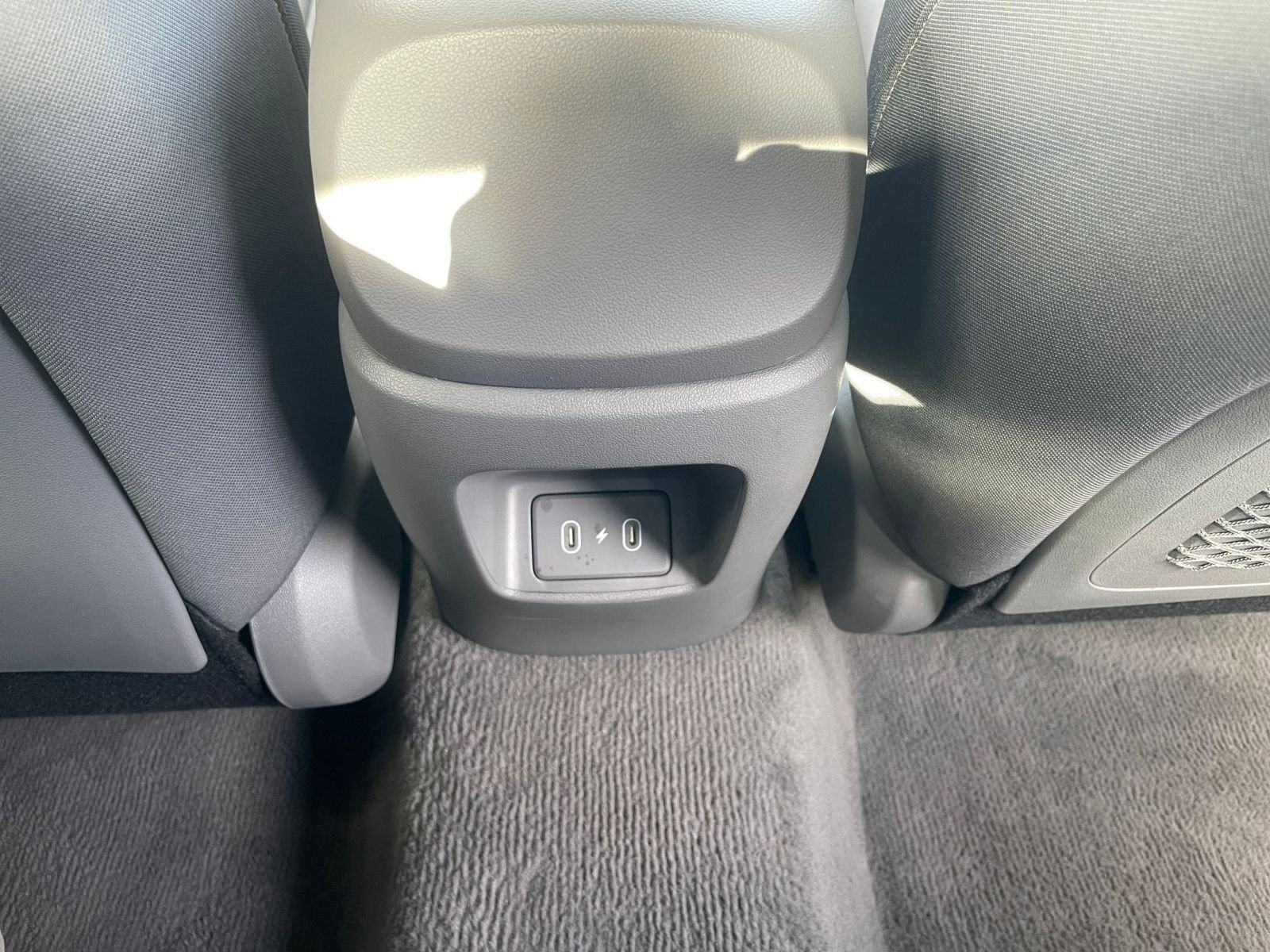 Used 2025 Hyundai Elantra SEL image 25