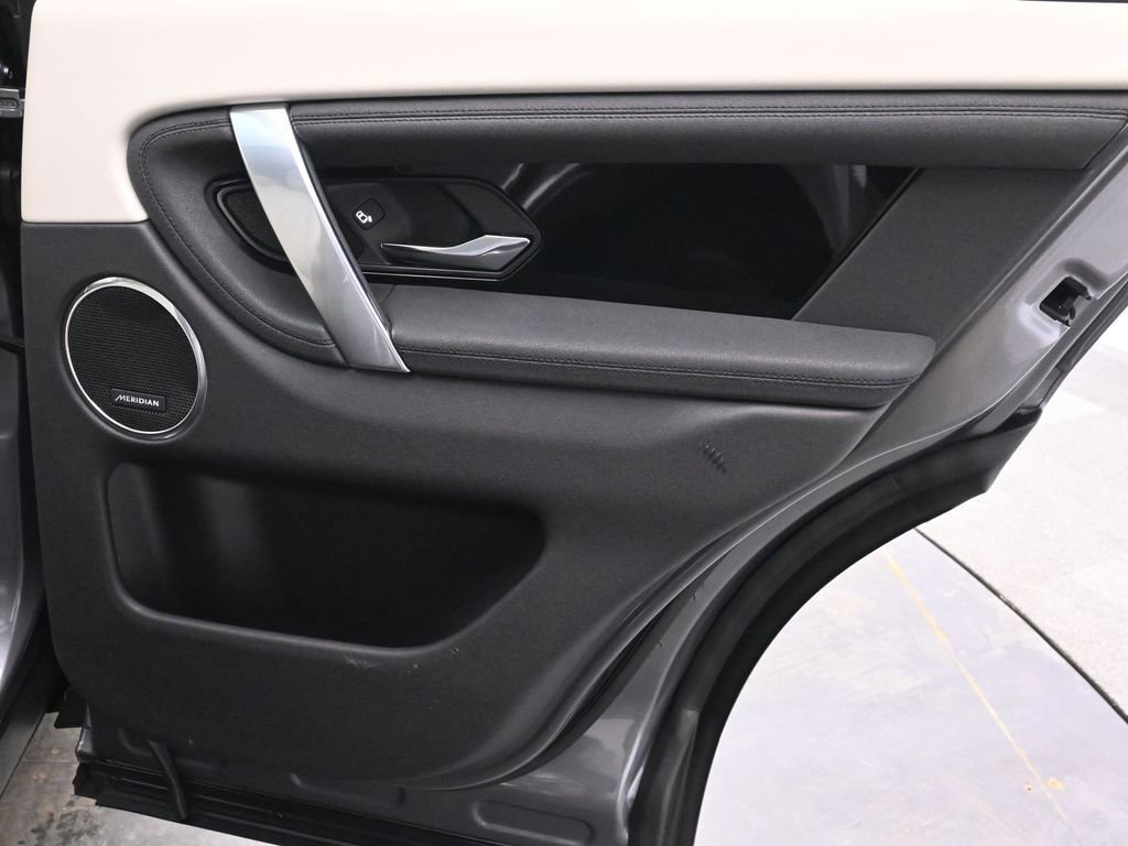 Used 2022 Land Rover Discovery Sport S image 16