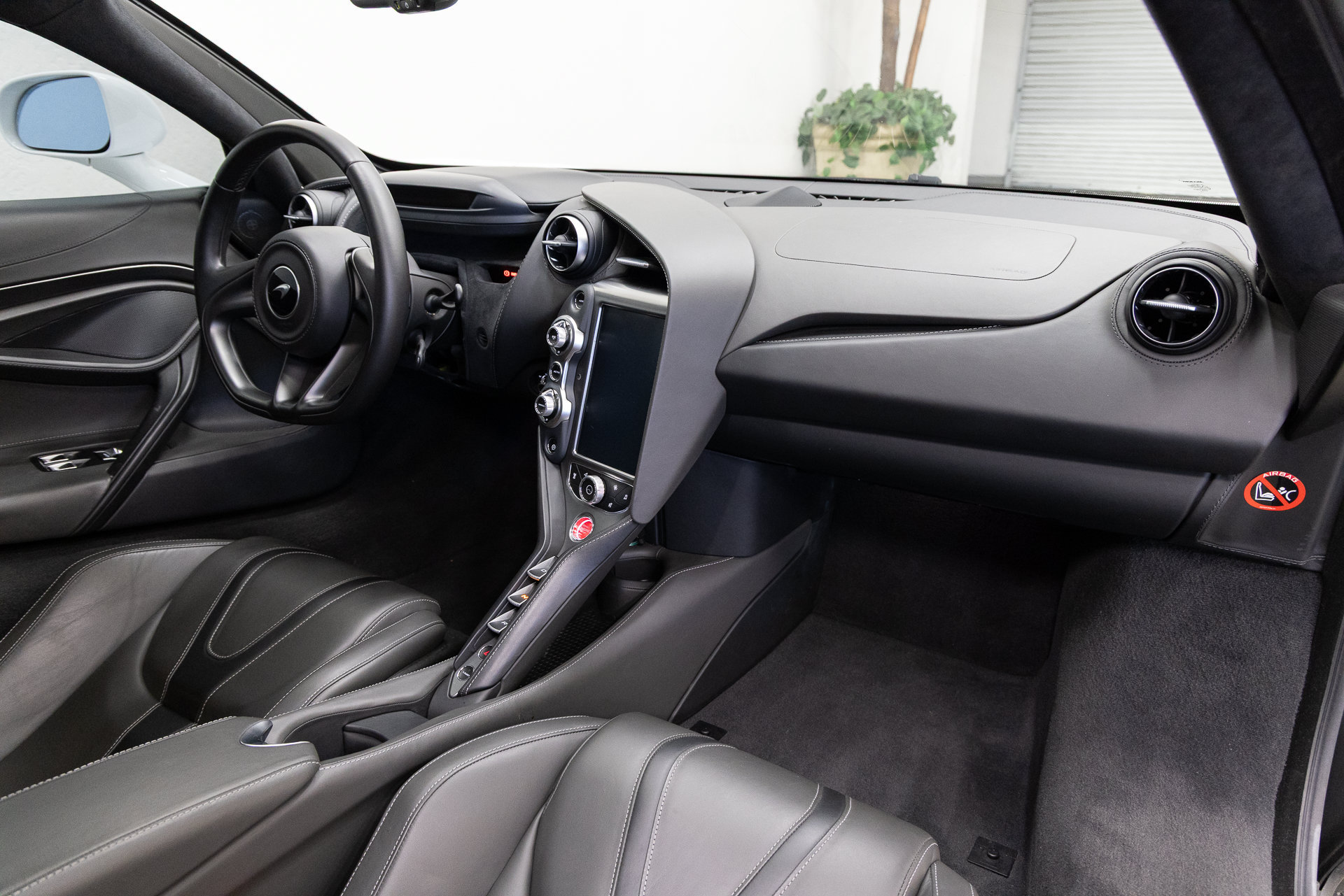 Used 2019 McLaren 720S Luxury RWD image 11