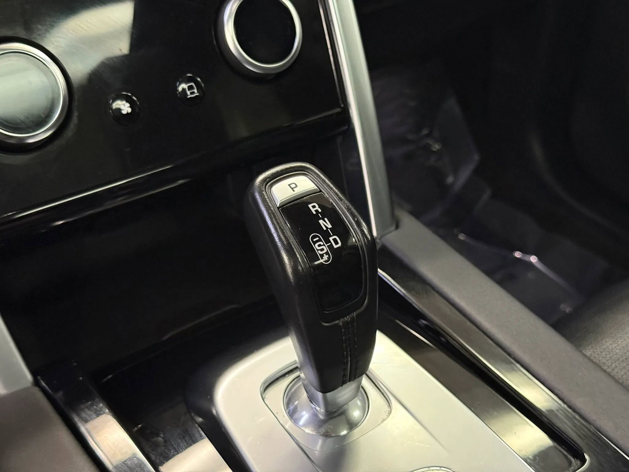 Used 2021 Land Rover Discovery Sport S R-Dynamic image 19