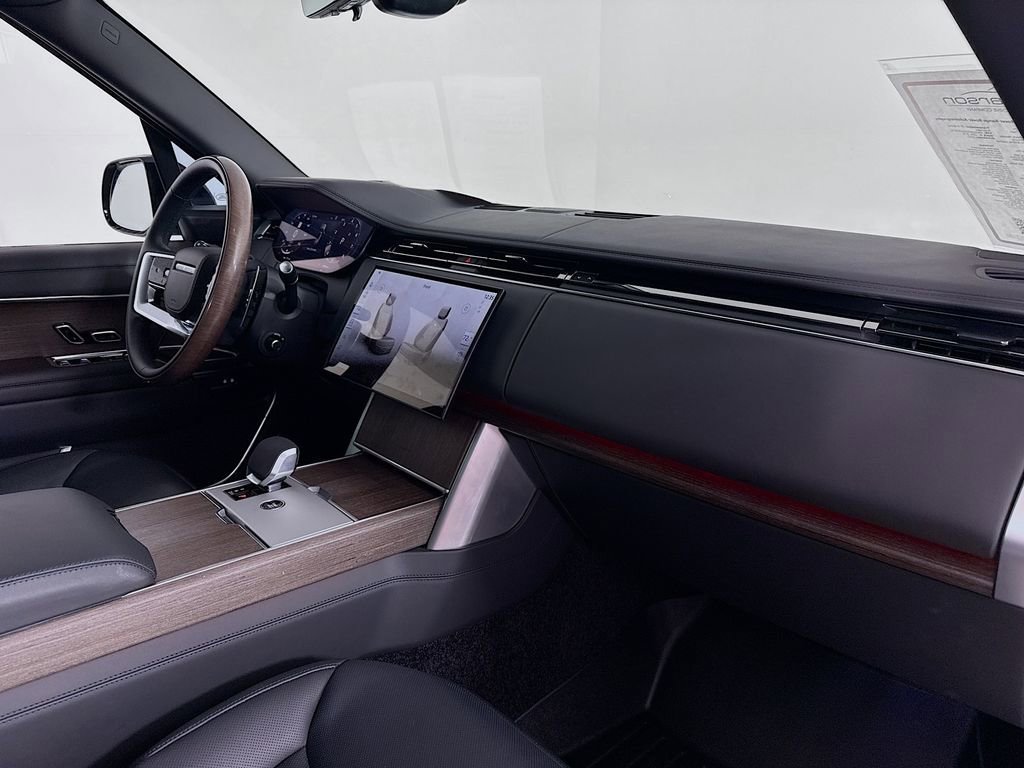 Certified 2025 Land Rover Range Rover Long Wheelbase Autobiography AWD/4WD image 32