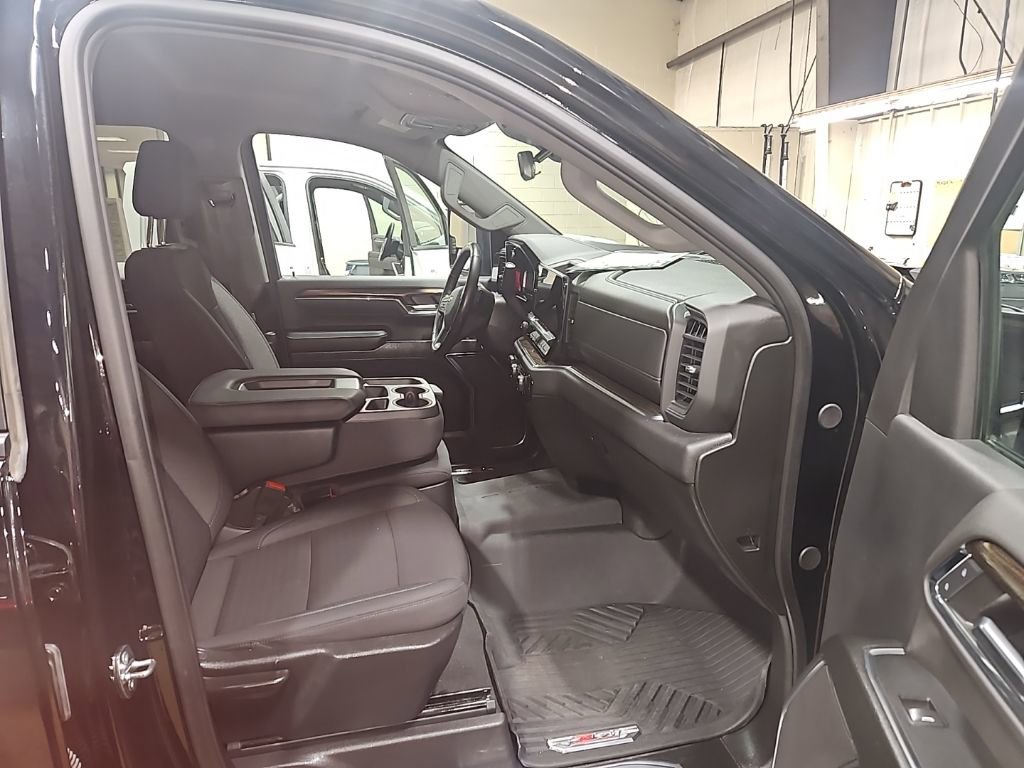 Used 2024 Chevrolet Silverado 2500 LT image 33
