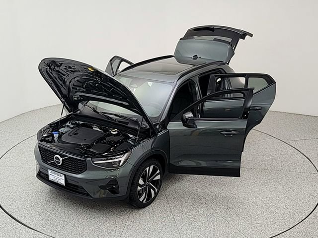 New 2026 Volvo XC40 B5 Plus w/ Protection Package Premier AWD/4WD image 38