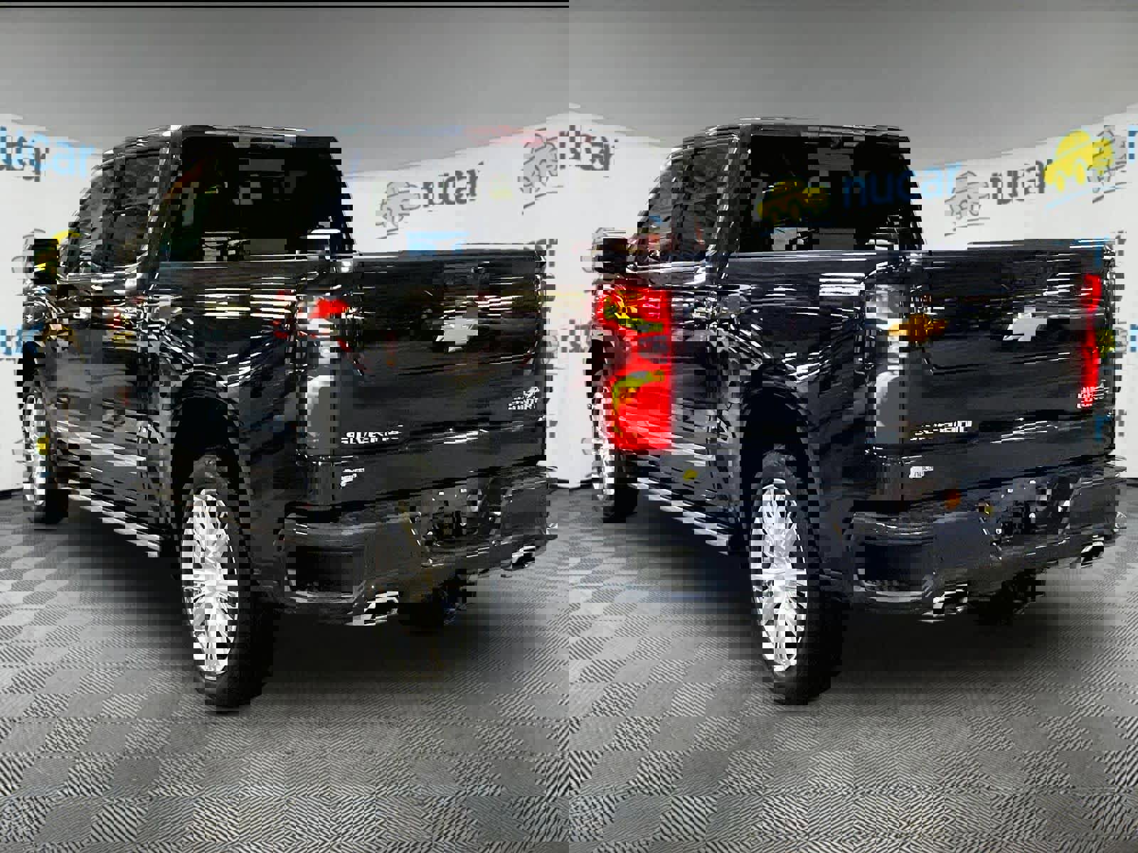 Used 2022 Chevrolet Silverado 1500 High Country w/ High Country Premium Package image 4