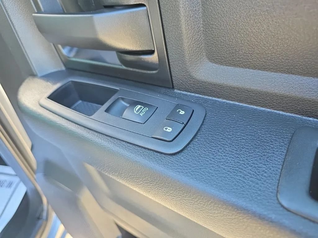Used 2024 RAM 3500 Tradesman w/ Chrome Appearance Group AWD/4WD image 22