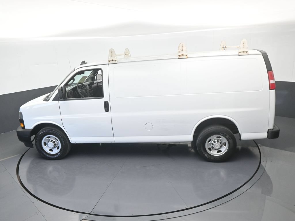 Used 2018 Chevrolet Express 2500 RWD image 30