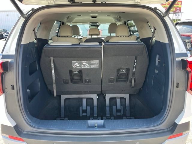 Certified 2025 Kia Carnival EX FWD image 12