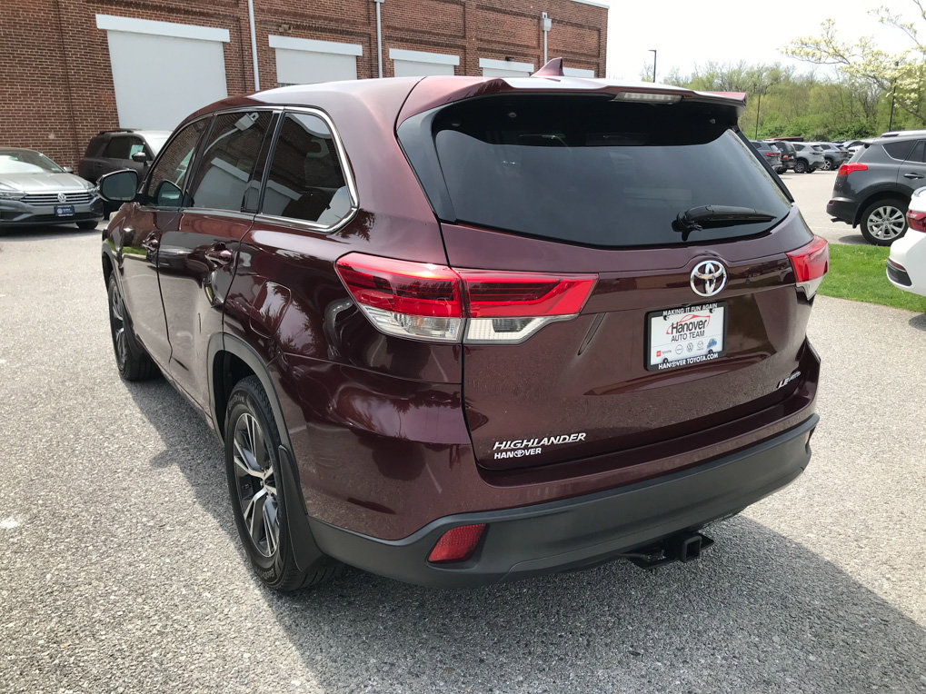 Used 2017 Toyota Highlander Plus w/ Carpet Mat Package AWD/4WD image 5