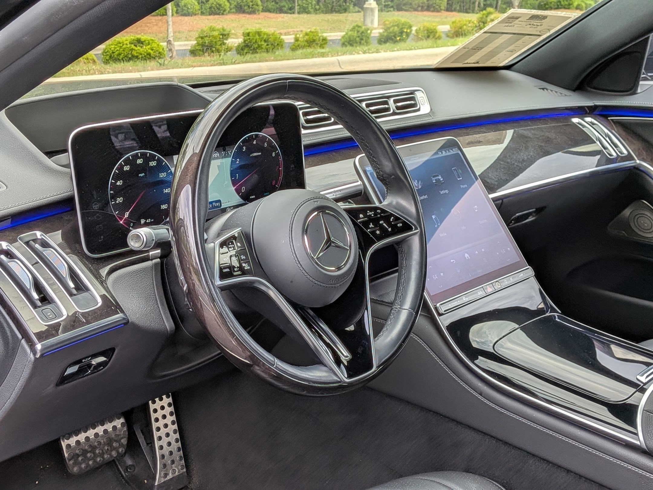 Used 2023 Mercedes-Benz S 500 4MATIC w/ AMG Line image 12