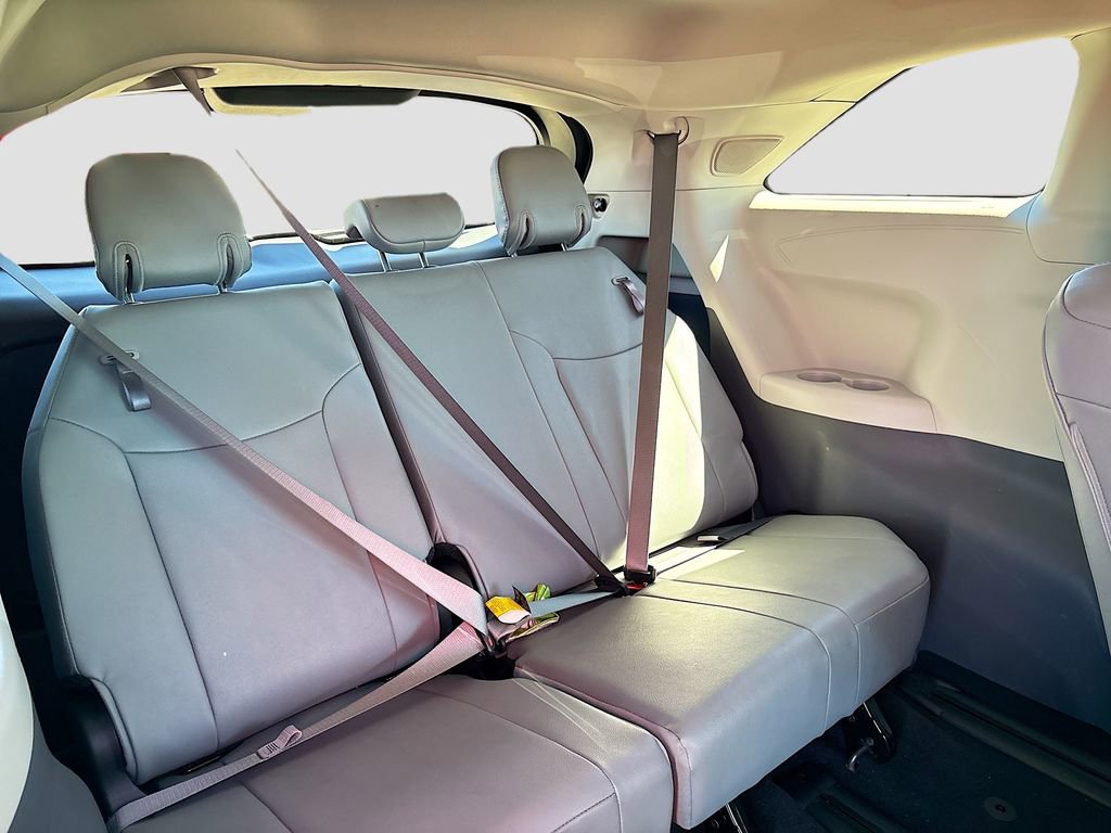 Used 2023 Toyota Sienna XLE w/ XLE Plus Package image 27