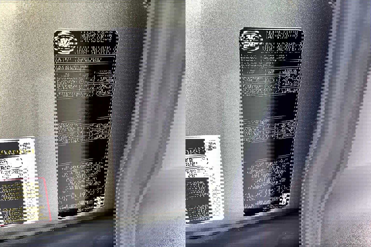 Used 2023 Land Rover Defender 130 SE image 35