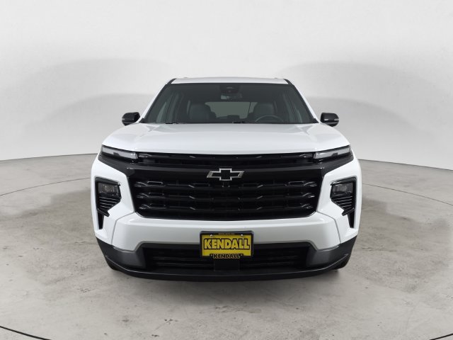 Used 2026 Chevrolet Traverse LT w/ Midnight/Sport Edition AWD/4WD image 2
