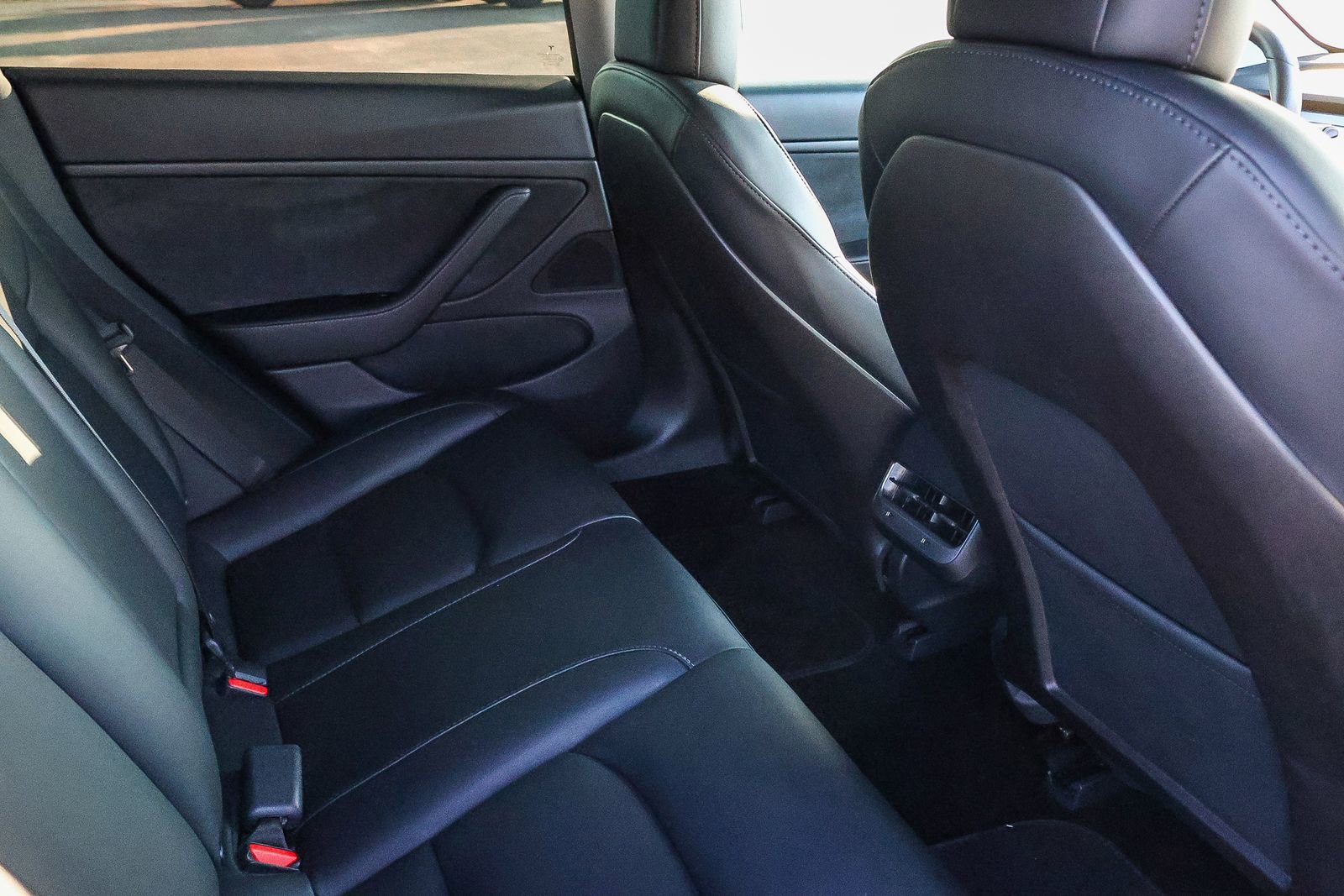 Used 2020 Tesla Model 3 Long Range image 19