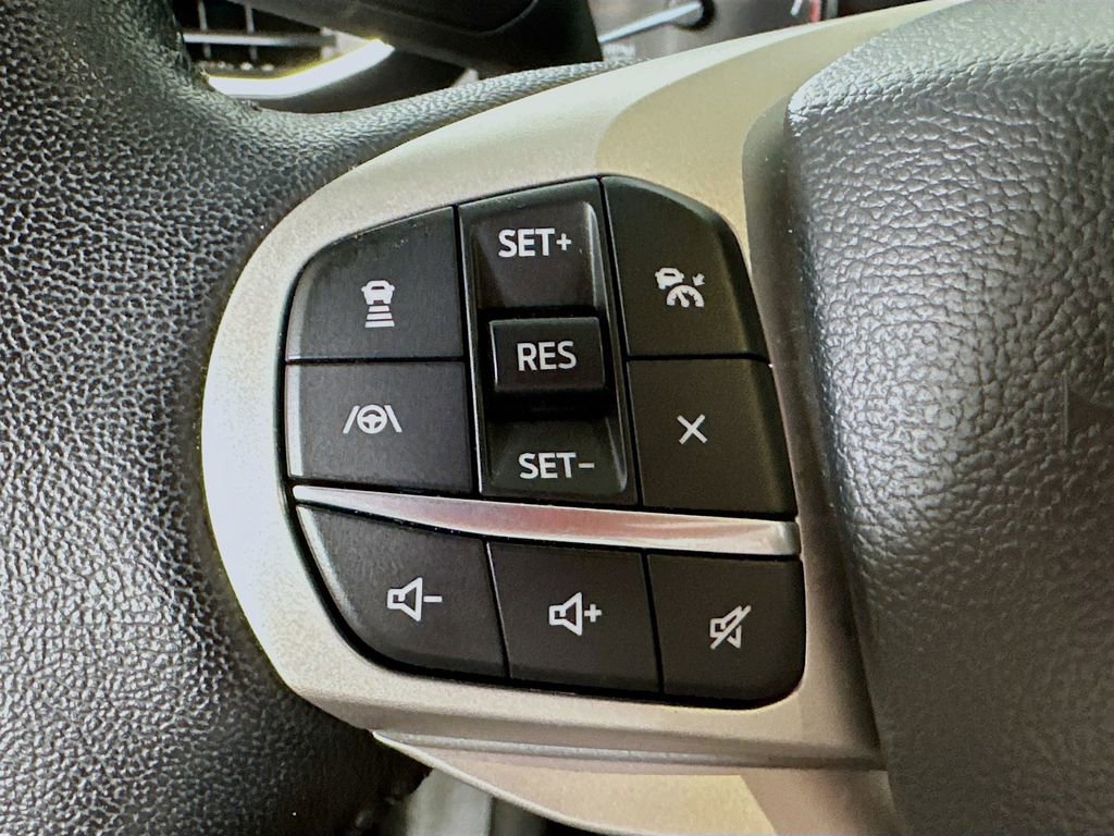 Used 2023 Ford Explorer Limited image 23