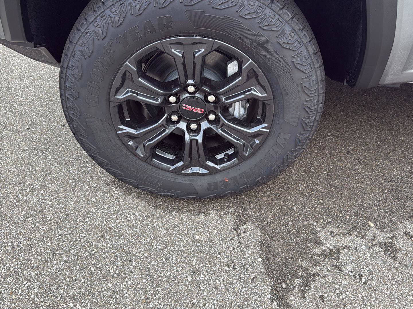 New 2025 GMC Canyon Elevation w/ Convenience Package image 3