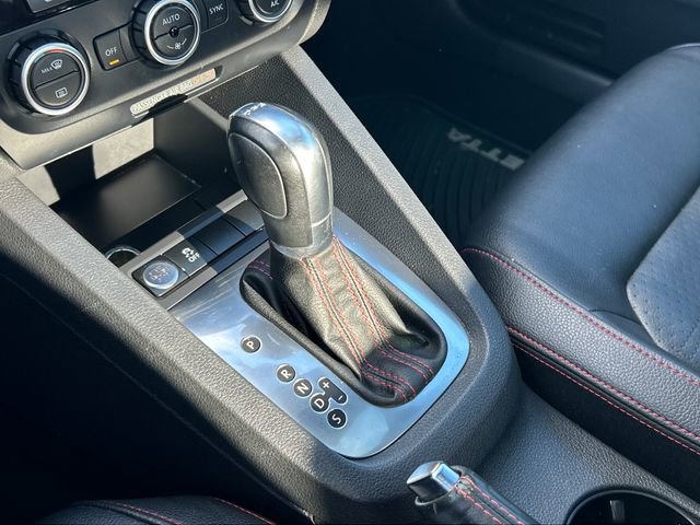 Used 2014 Volkswagen Jetta GLI Autobahn image 27