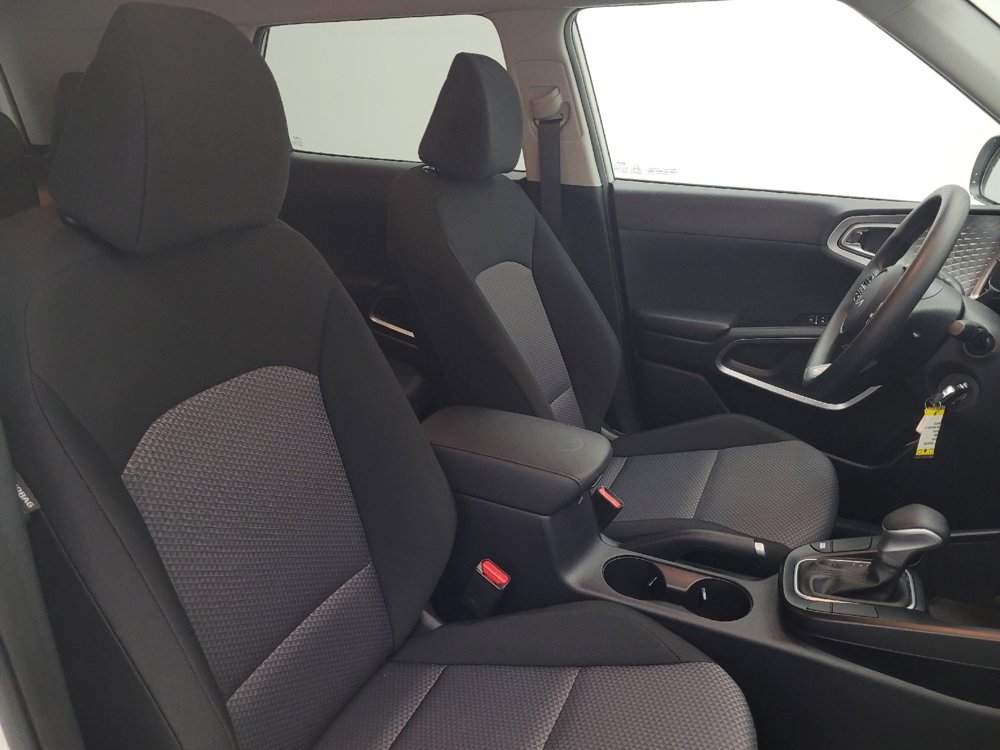 Used 2025 Kia Soul LX FWD image 21