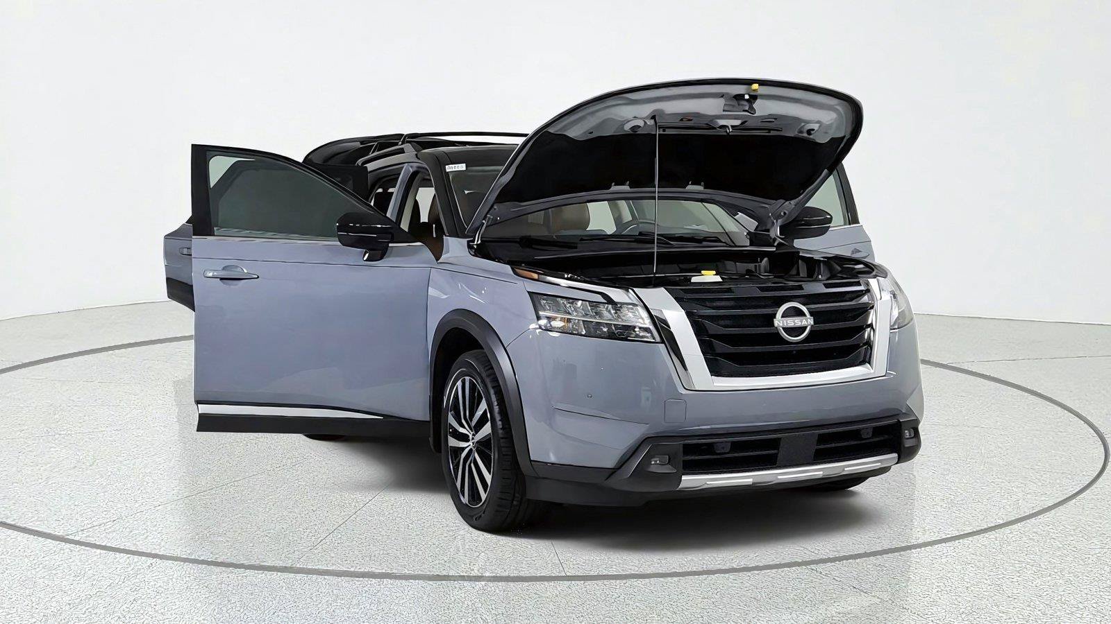 Used 2024 Nissan Pathfinder Platinum FWD image 9