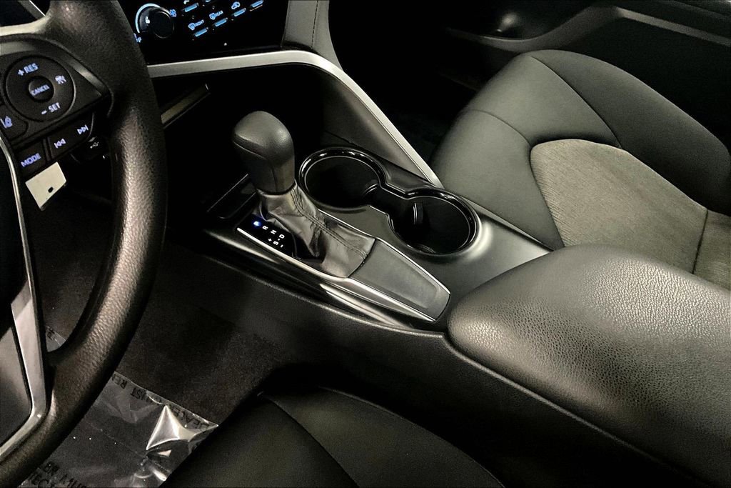 Used 2019 Toyota Camry LE image 18