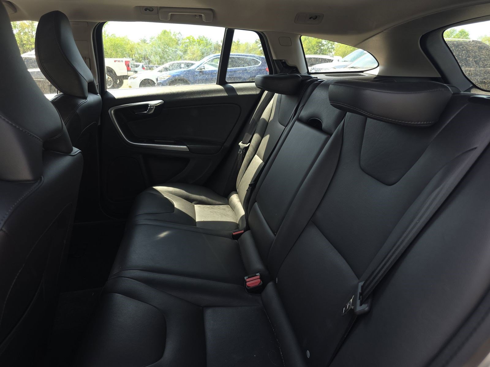 Used 2016 Volvo V60 T5 Platinum w/ Climate Package FWD image 15