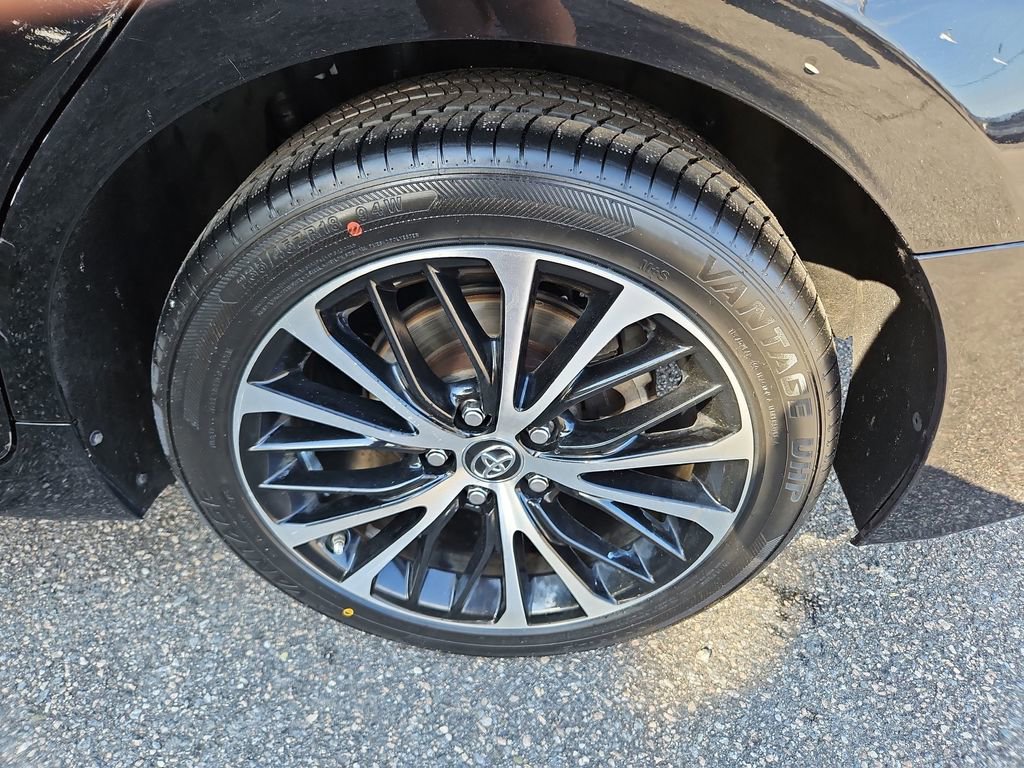 Used 2019 Toyota Camry SE image 29