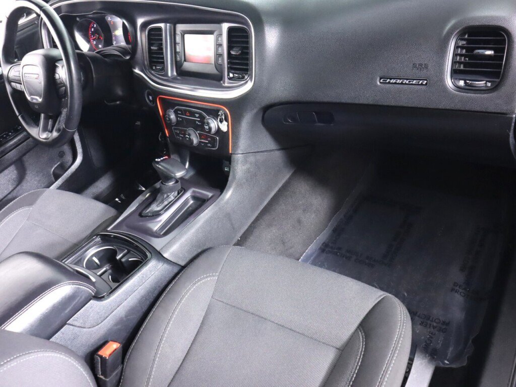 Used 2017 Dodge Charger SE w/ Blacktop Package RWD image 35
