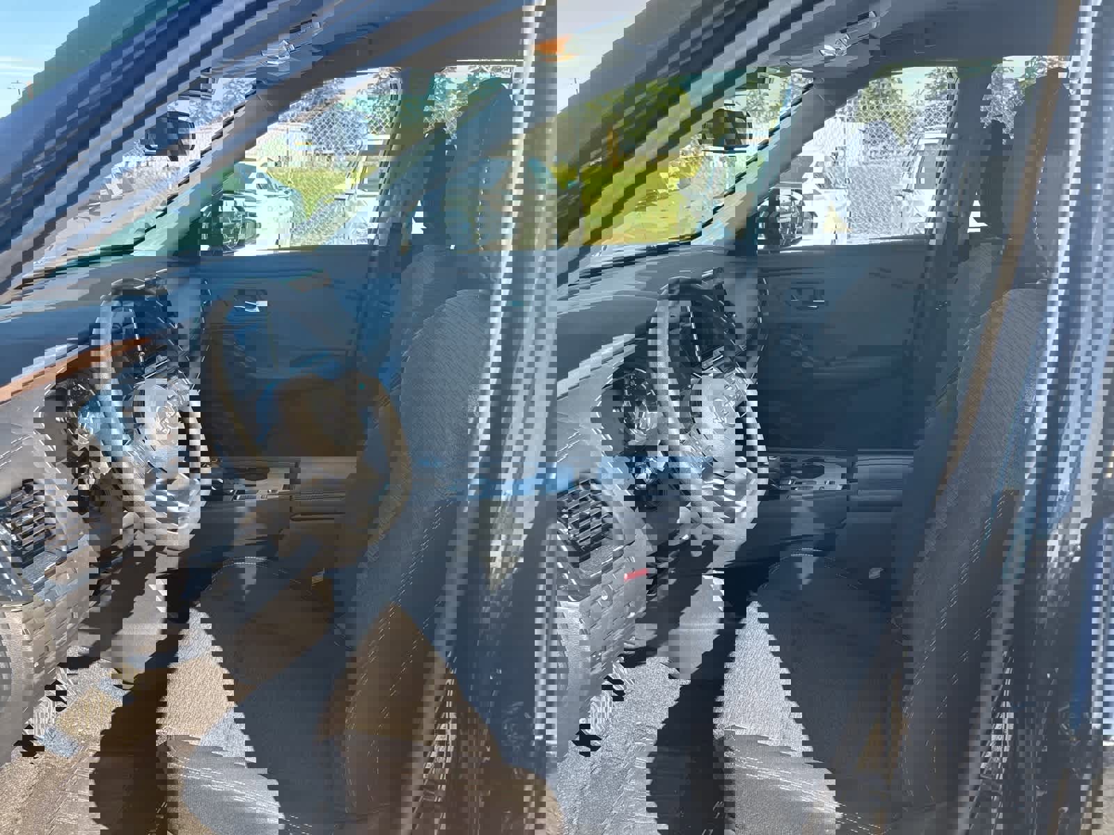 Used 2022 Nissan Rogue SV image 11