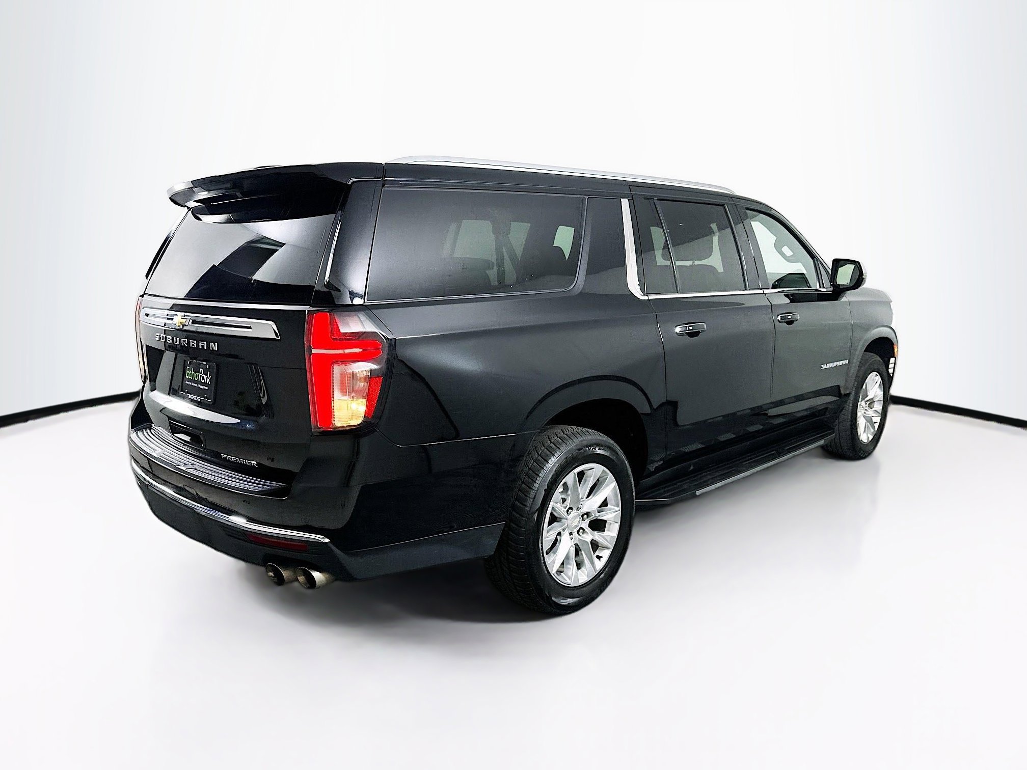 Used 2024 Chevrolet Suburban Premier image 9