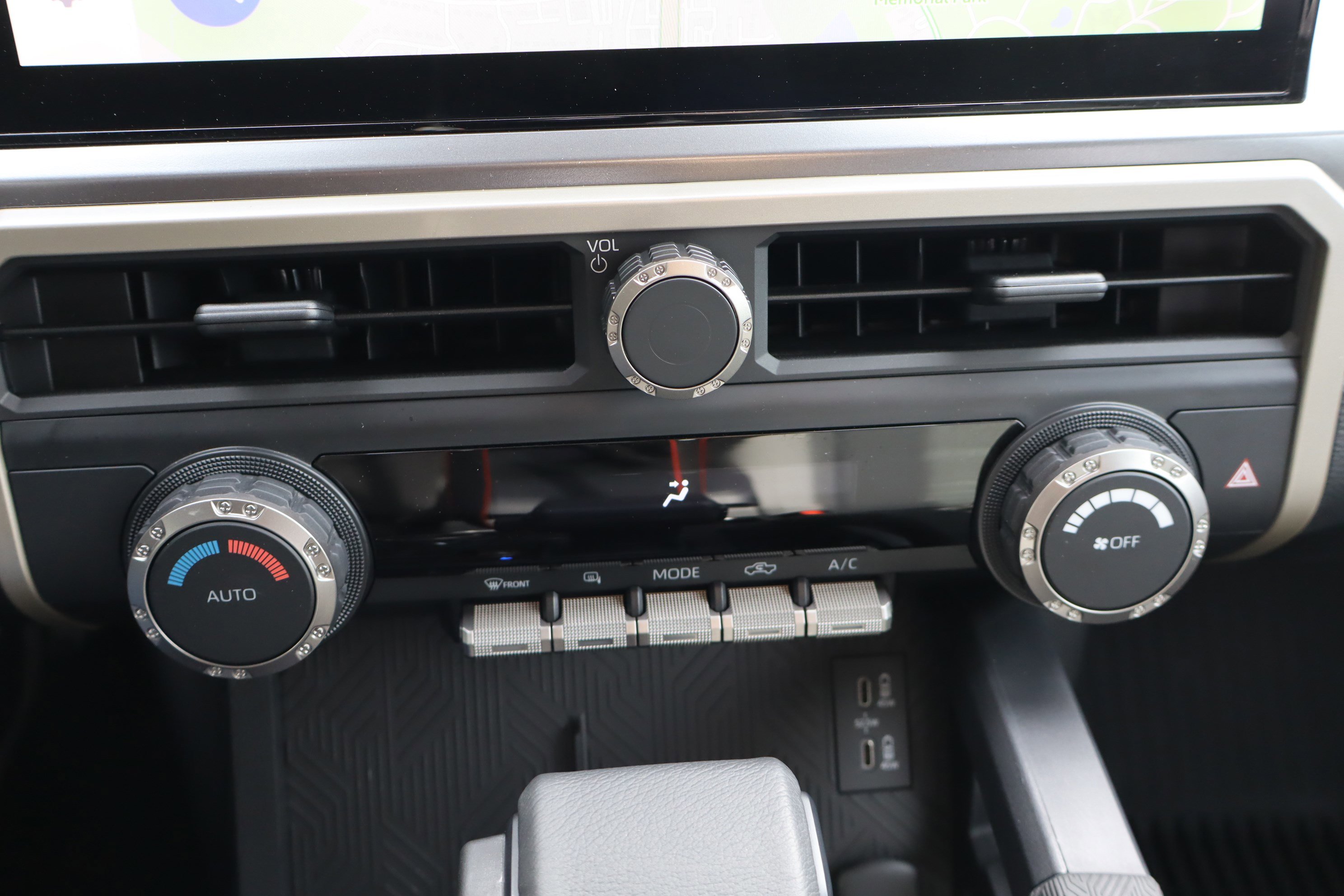 Used 2025 Toyota Tacoma TRD Sport image 31