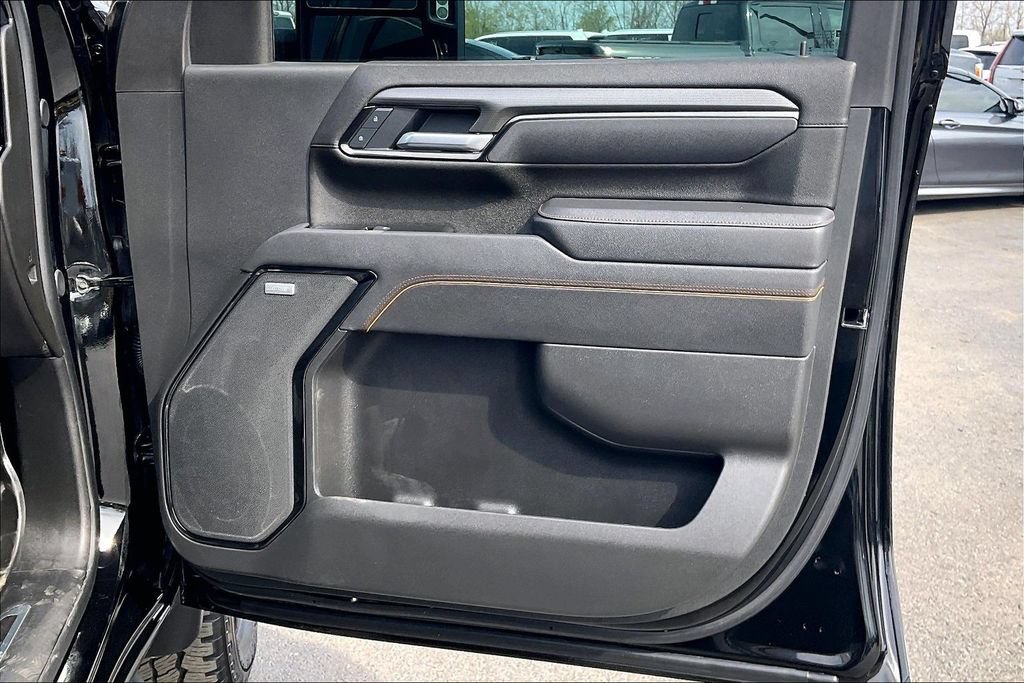 Used 2025 GMC Sierra 2500 AT4 w/ Technology Package AWD/4WD image 30