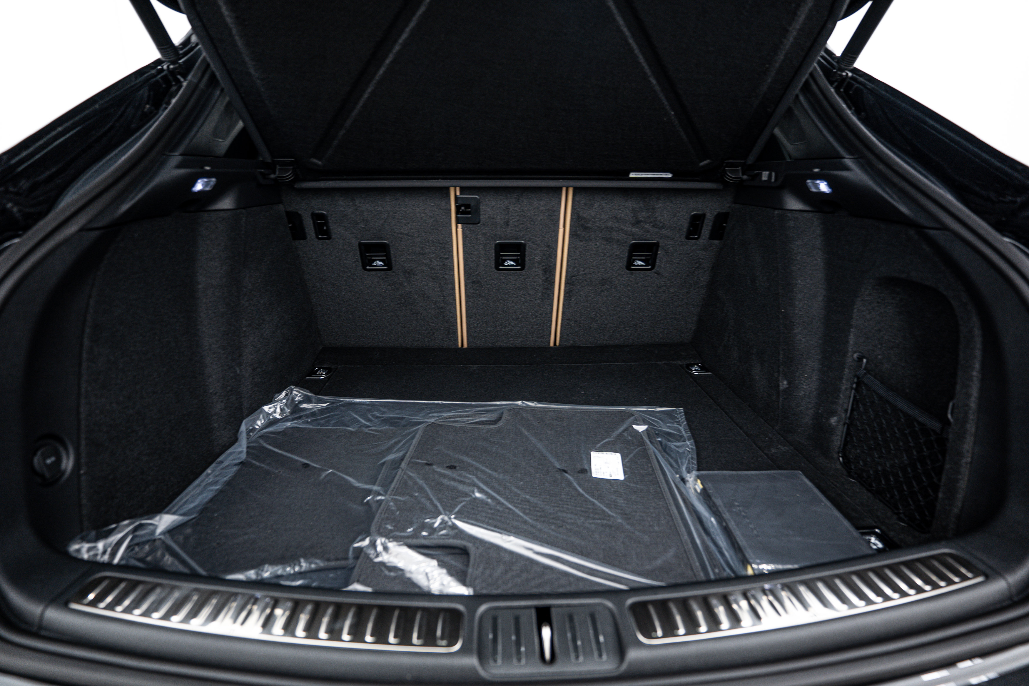 New 2025 Porsche Macan image 23