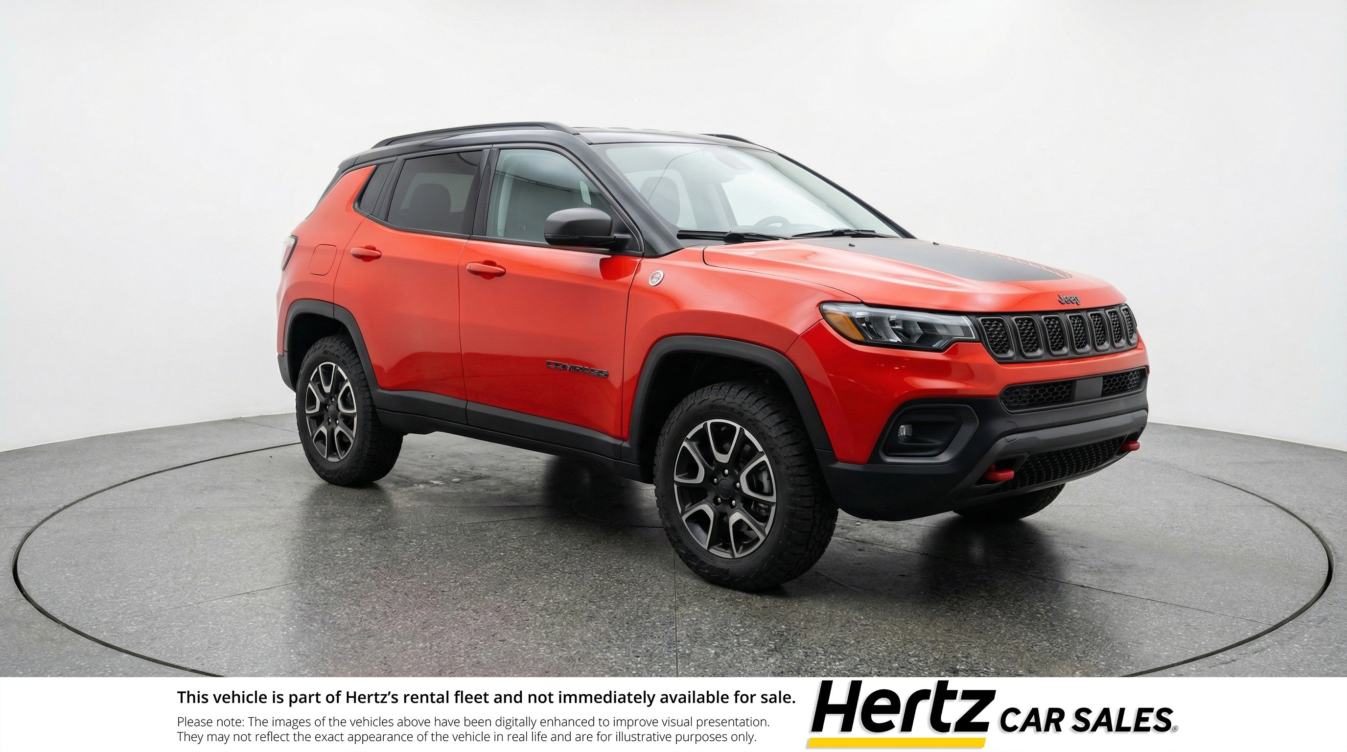 Used 2025 Jeep Compass Trailhawk image 1