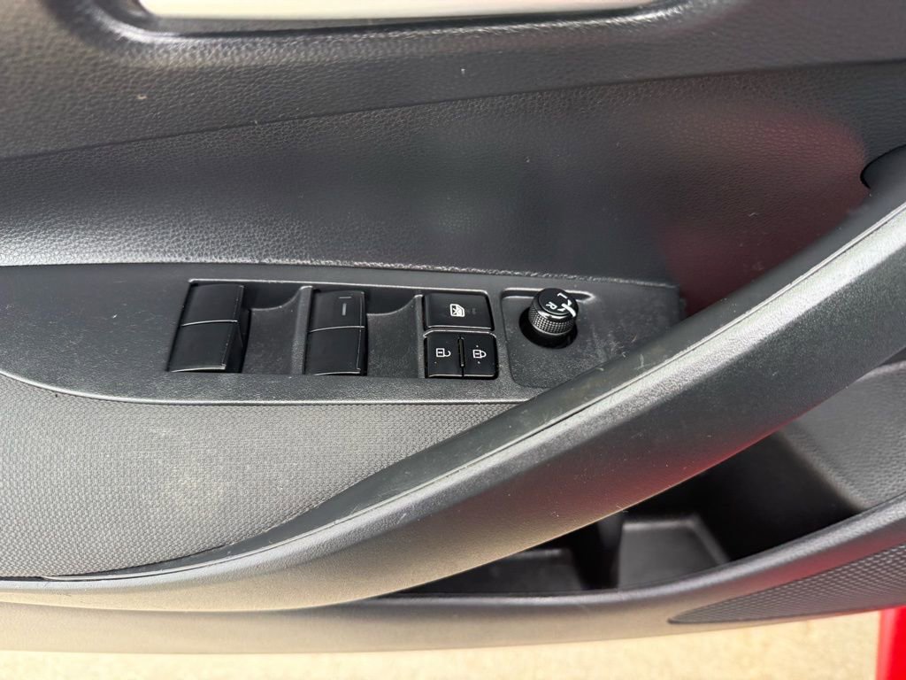 Used 2021 Toyota Corolla LE w/ Carpet Mat Package (TMS) image 24
