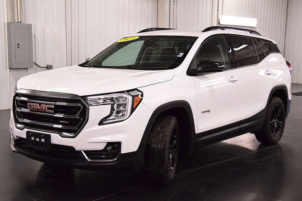 Used 2023 GMC Terrain AT4 w/ LPO, Floor Liner Package AWD/4WD image 3