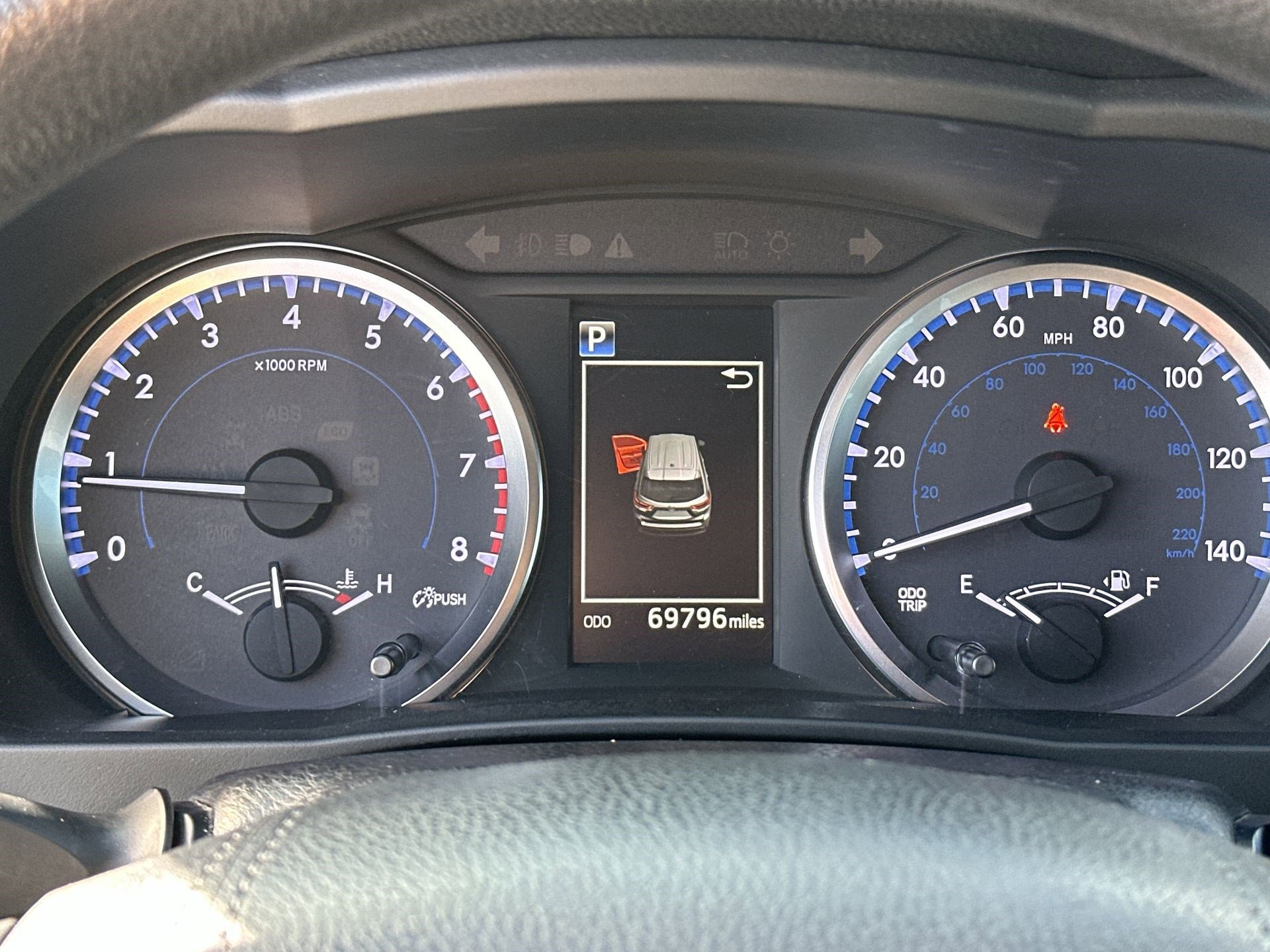 Used 2018 Toyota Highlander LE image 10