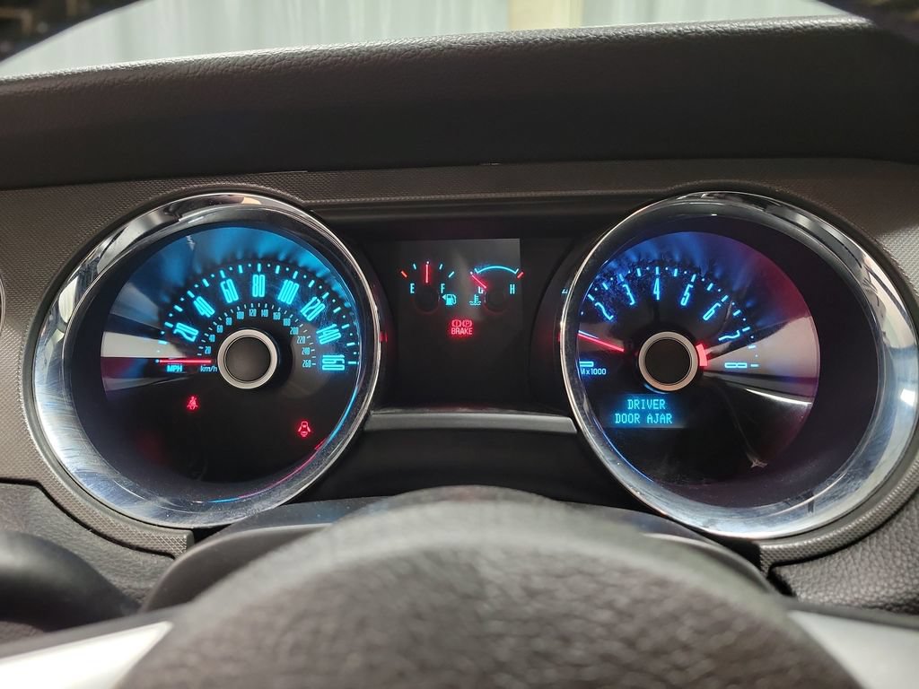 Used 2014 Ford Mustang Coupe RWD image 27