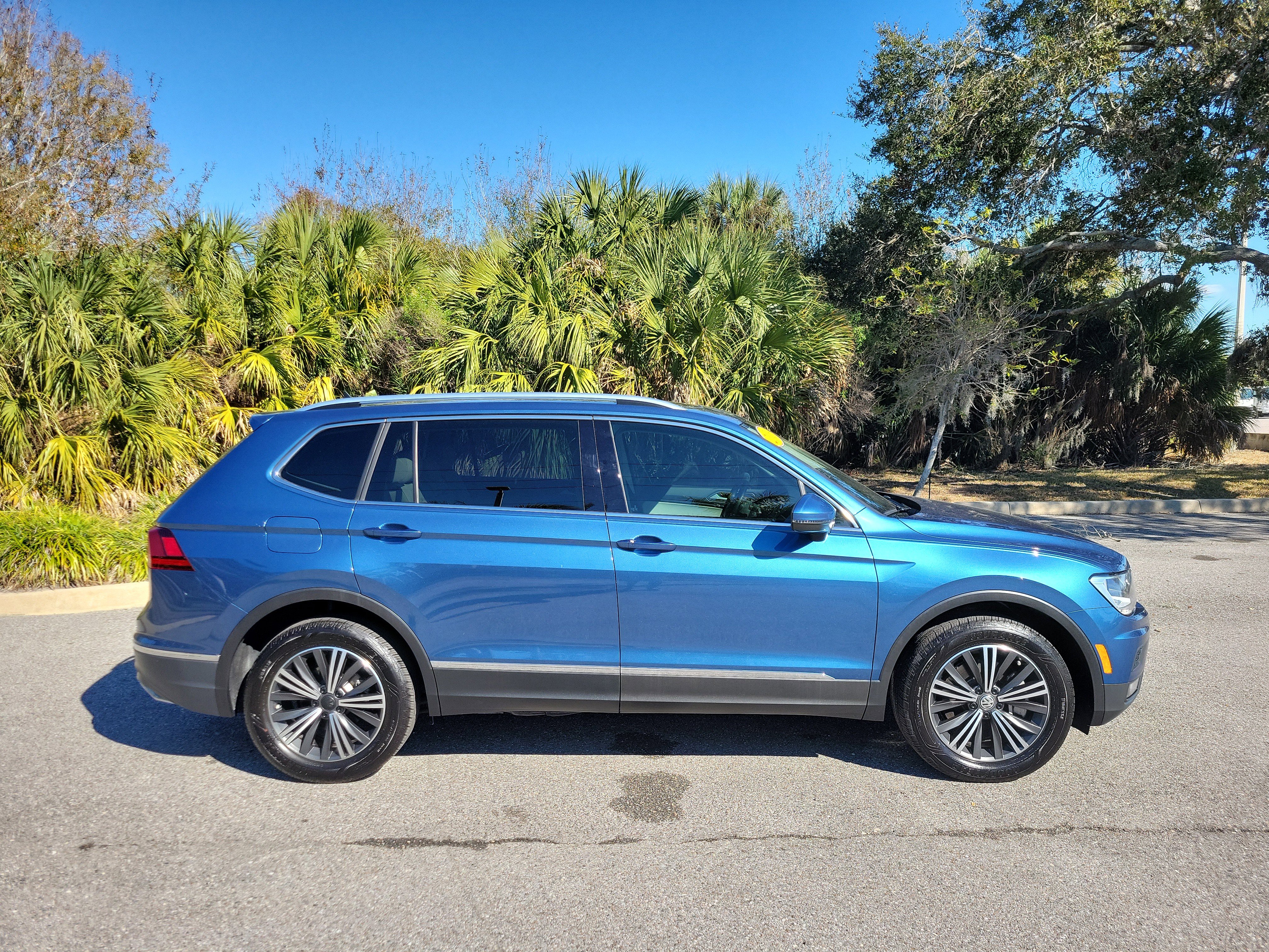 Used 2019 Volkswagen Tiguan SEL image 3