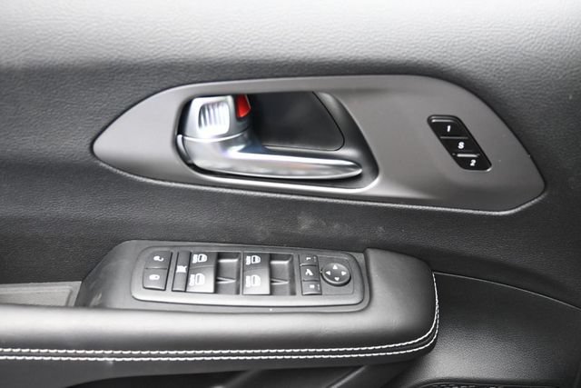 New 2027 Chrysler Pacifica Limited FWD image 16